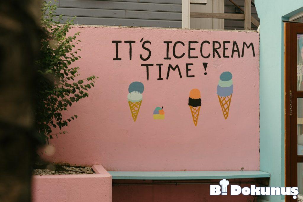 Dondurma tarifi için hazırlanmış görsel