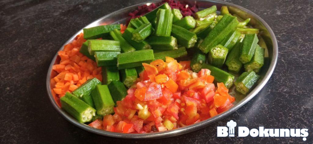 Fermente Lahanalı Yaz Mısır Salatası Tarifi tarifi için hazırlanmış görsel