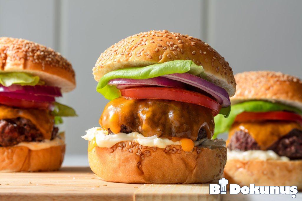 Glütensiz Karpuzlu Yulaf Kasesi: Sağlıklı Yaz Kahvaltısı tarifi için hazırlanmış görsel