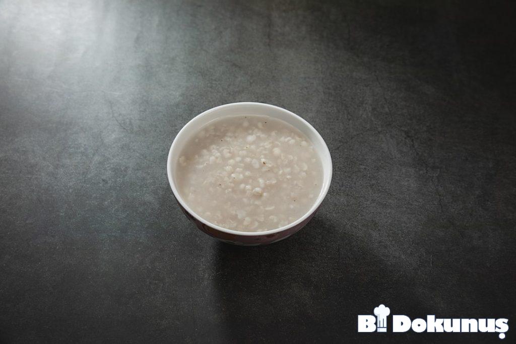 Keto Şeftalili Yoğurt Parfesi Tarifi (Sağlıklı Kahvaltı) tarifi için hazırlanmış görsel