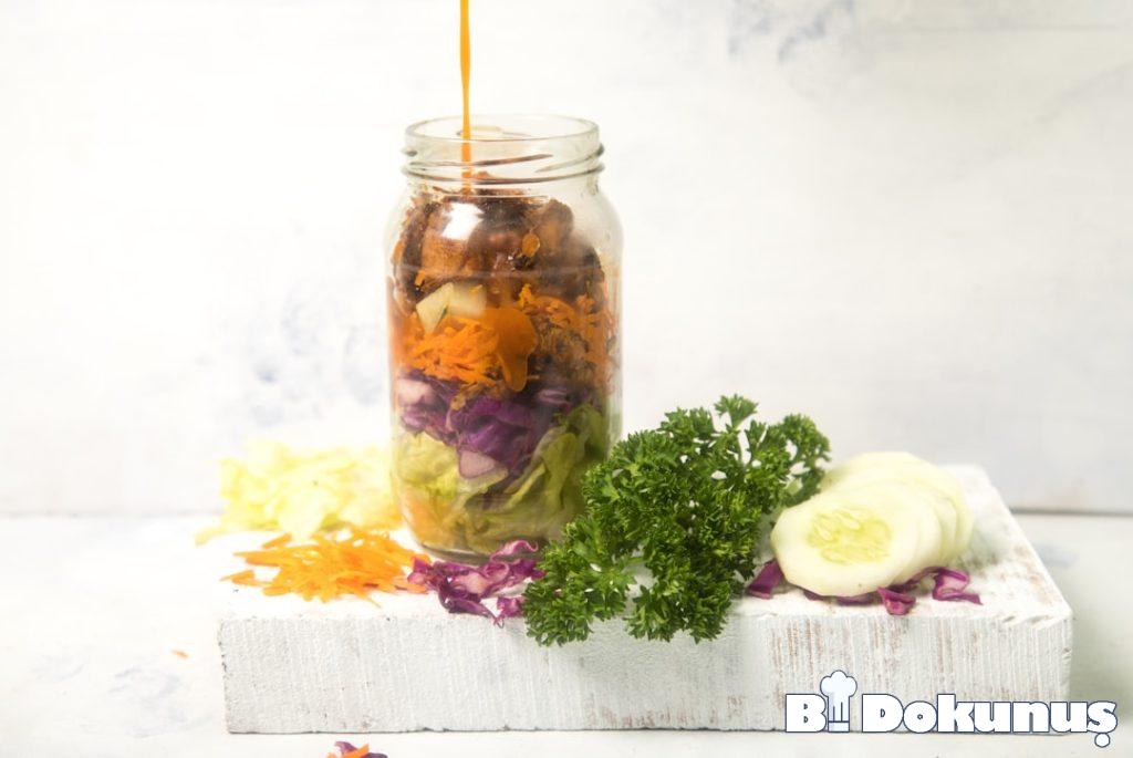 Köz Patlıcanlı Yoğurtlu Meze Tarifi (Glütensiz) tarifi için hazırlanmış görsel