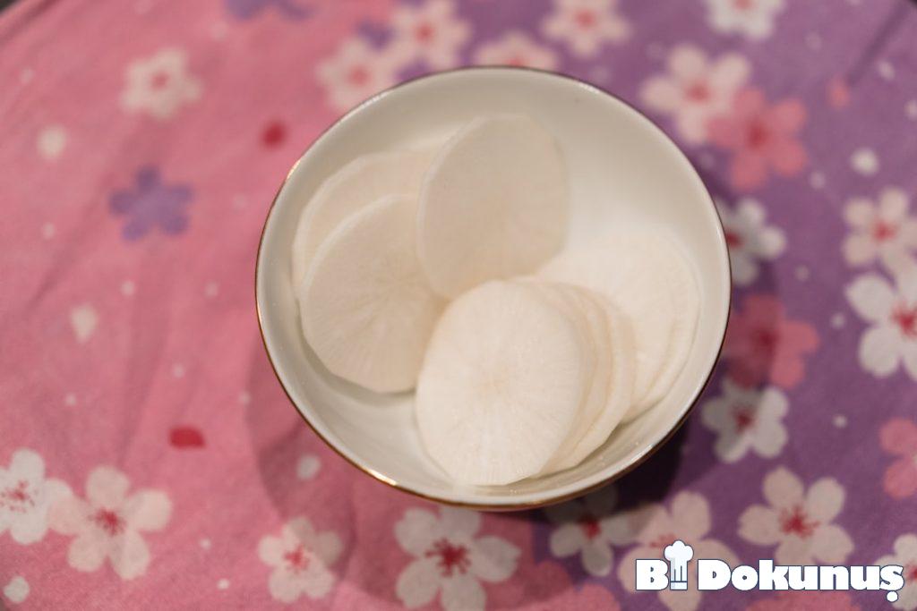 Serinletici Kavunlu Yoğurt Parfe tarifi için hazırlanmış görsel