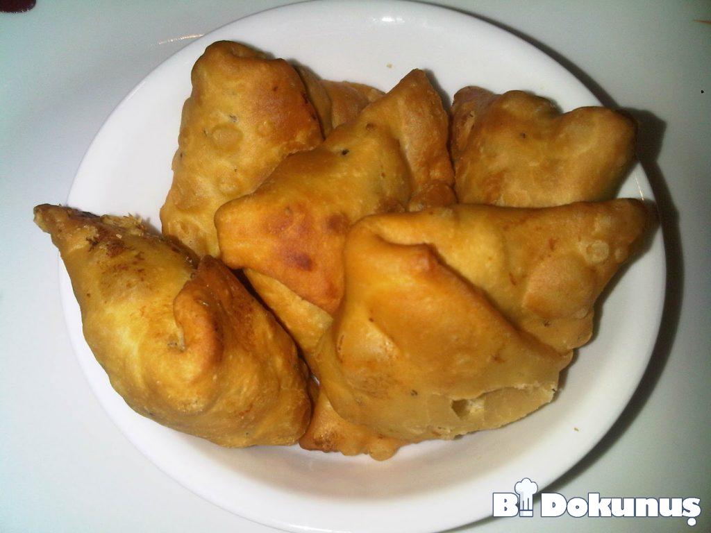 Serinletici Yaz Meyveli Yoğurt Kasesi tarifi için hazırlanmış görsel