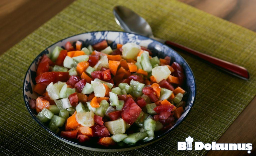 Yoğurtlu Keto Patlıcan Salatası tarifi için hazırlanmış görsel