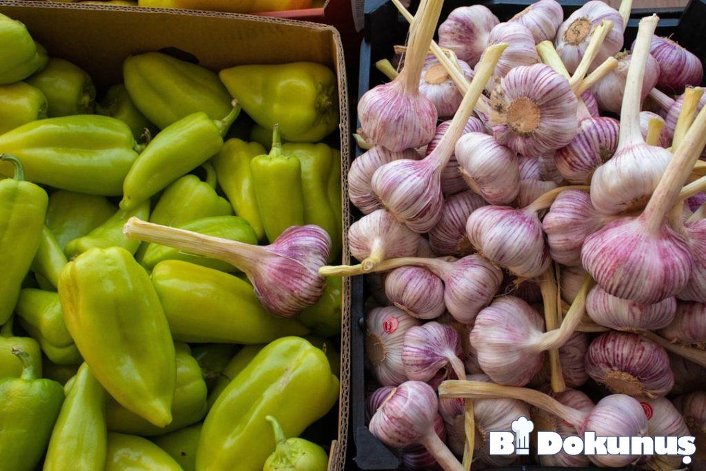 Yoğurtlu Közlenmiş Patlıcan Mezesi Tarifi (Serinletici Yaz Lezzeti) tarifi için hazırlanmış görsel